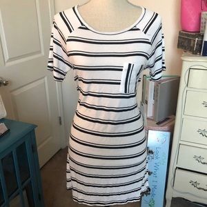 Black and white Element shirt dress